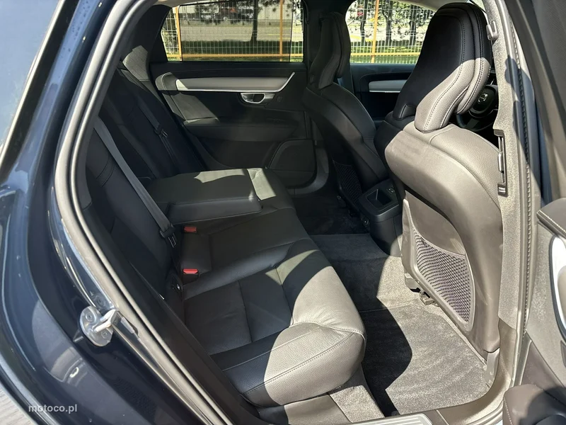 Volvo S90 17