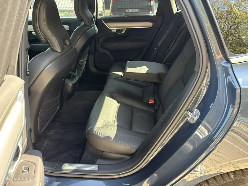 Volvo S90 19