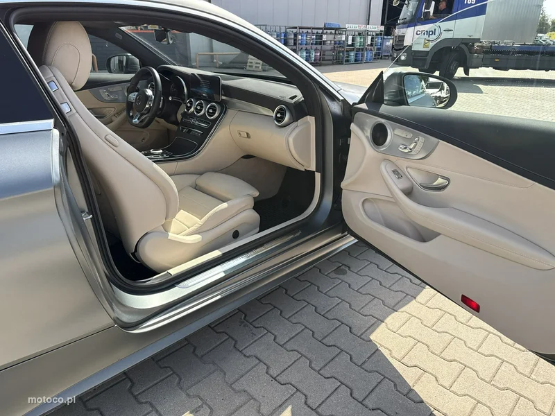 Mercedes-Benz Klasa C W206 C 200 16