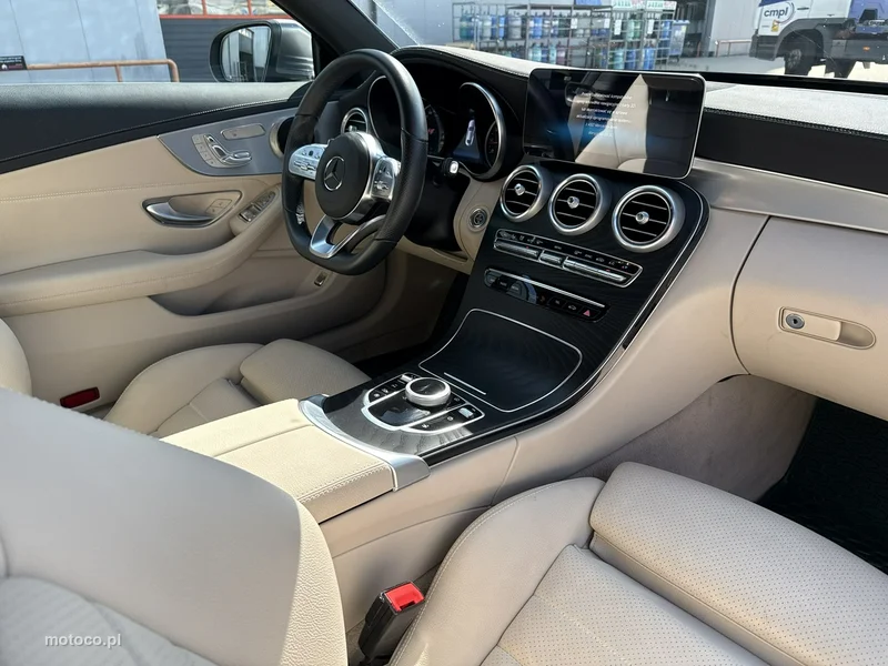 Mercedes-Benz Klasa C W206 C 200 18