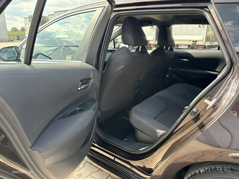 Toyota Corolla E210 14