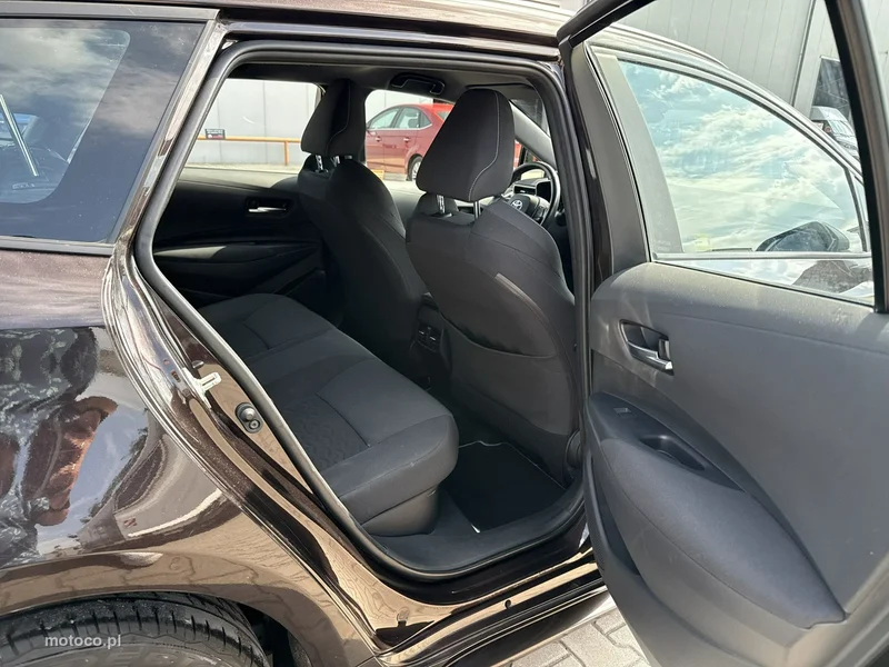 Toyota Corolla E210 17