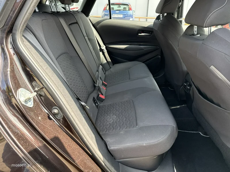 Toyota Corolla E210 18