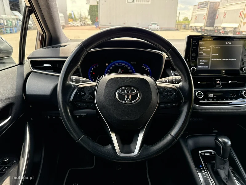 Toyota Corolla E210 25