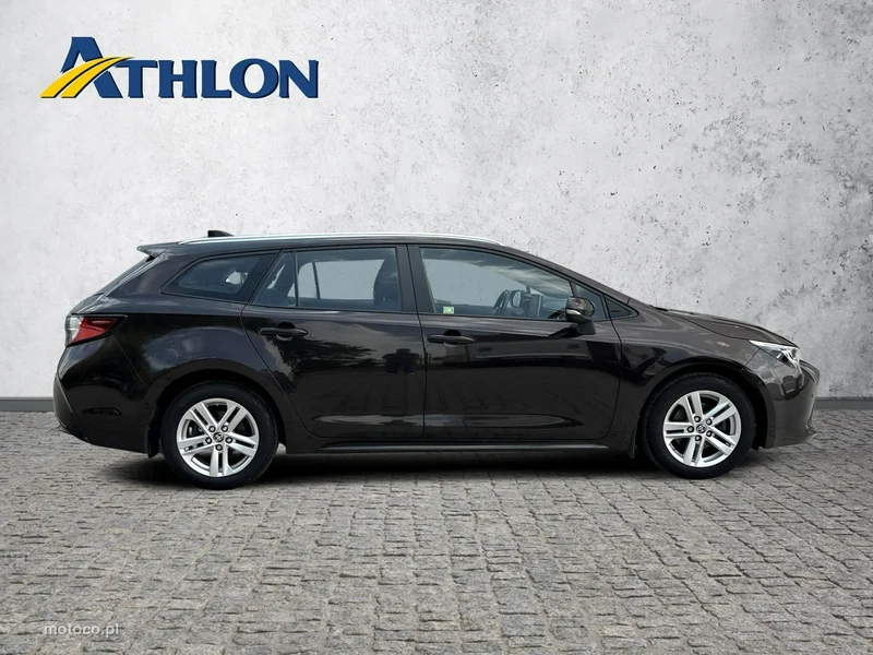 Toyota Corolla E210 6