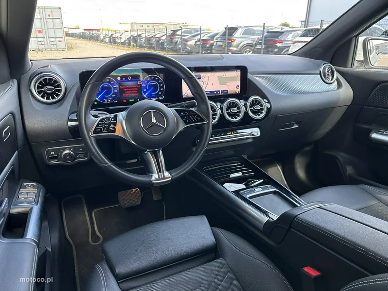 Mercedes-Benz EQA 12