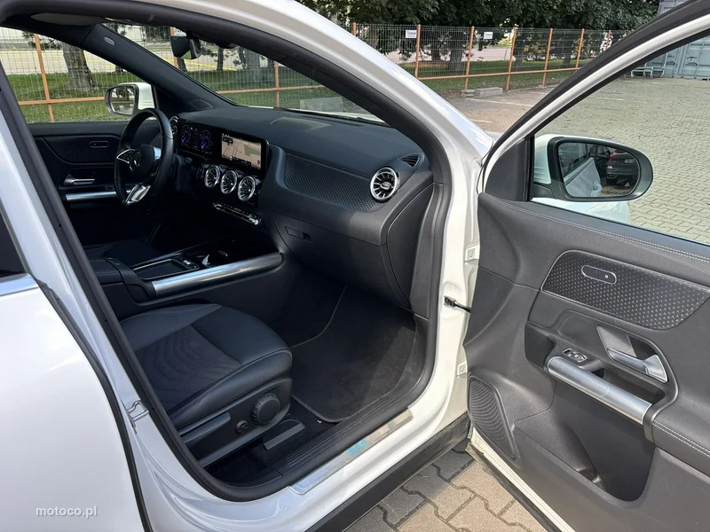Mercedes-Benz EQA 16