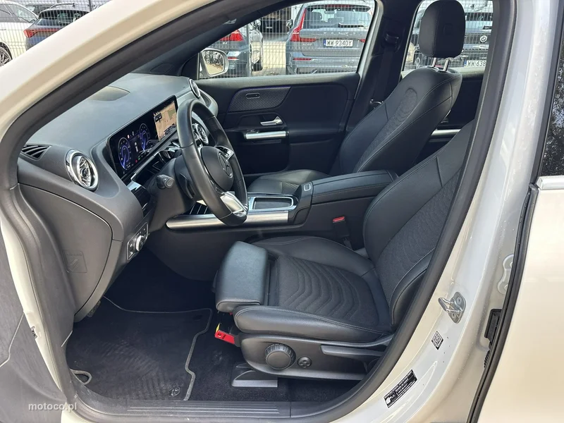 Mercedes-Benz EQA 10