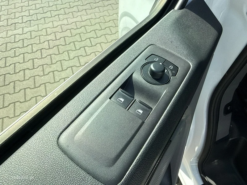 Ford Transit Custom 12