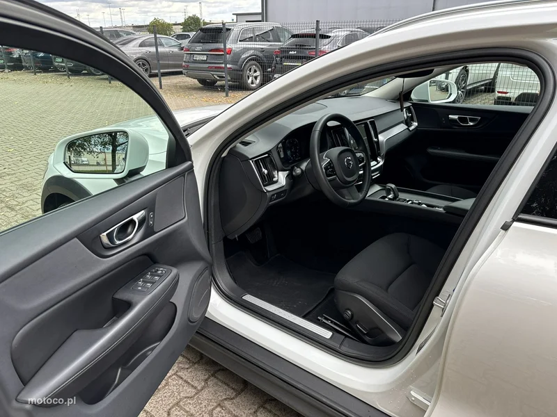 Volvo V60 Cross Country 11