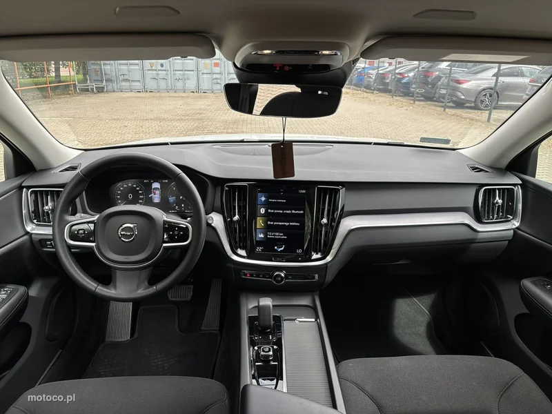 Volvo V60 Cross Country 13