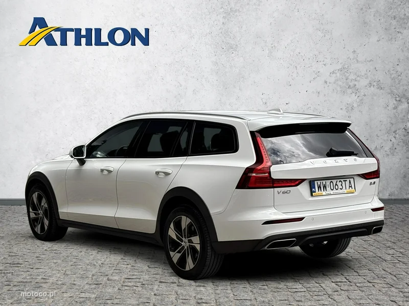 Volvo V60 Cross Country 3