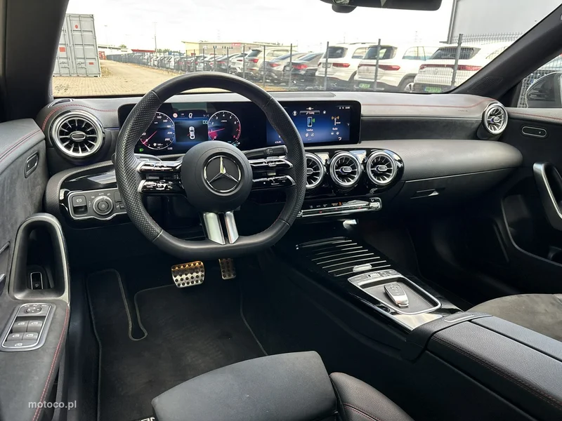 Mercedes-Benz CLA C118 200 12