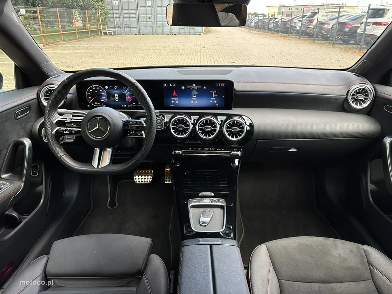 Mercedes-Benz CLA C118 200 13