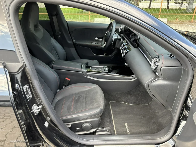 Mercedes-Benz CLA C118 200 15
