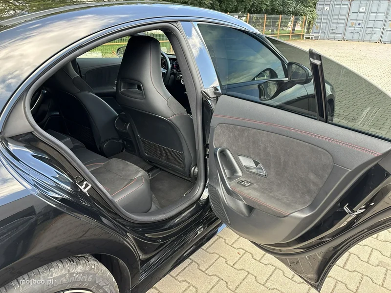 Mercedes-Benz CLA C118 200 18