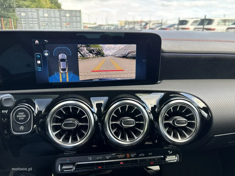 Mercedes-Benz CLA C118 200 24