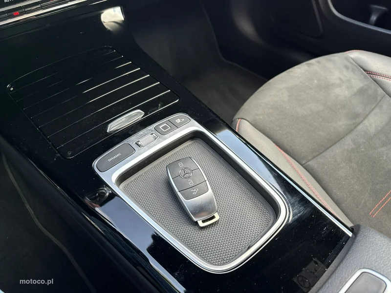 Mercedes-Benz CLA C118 200 26