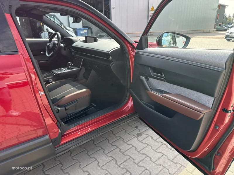 Mazda MX-30 17