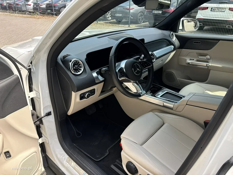 Mercedes-Benz EQB 11