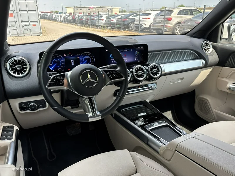 Mercedes-Benz EQB 12