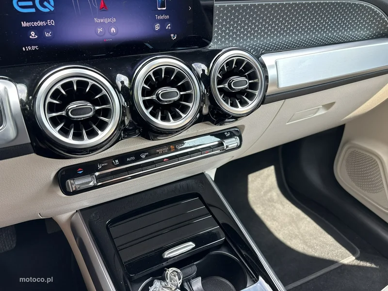 Mercedes-Benz EQB 26