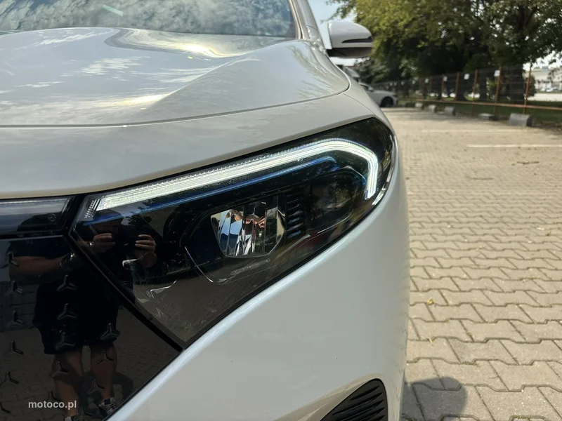 Mercedes-Benz EQB 9