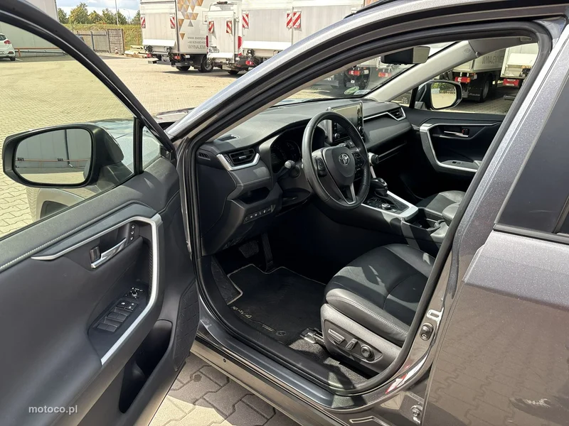 Toyota RAV 4 XA50 11