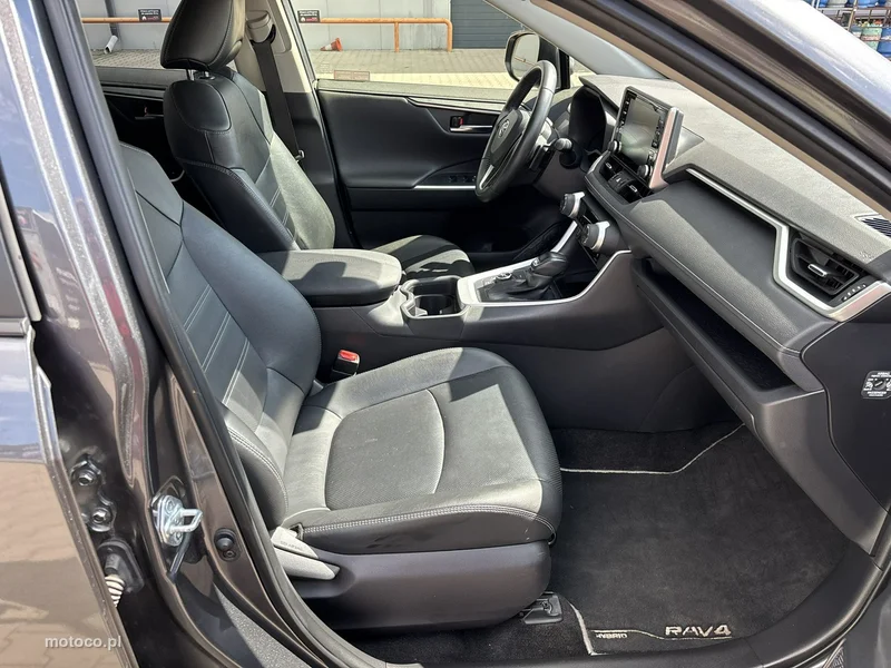 Toyota RAV 4 XA50 15
