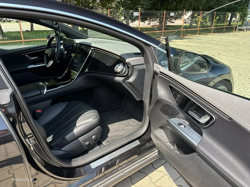 Mercedes-Benz EQE 16