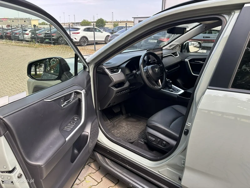 Toyota RAV 4 XA50 11
