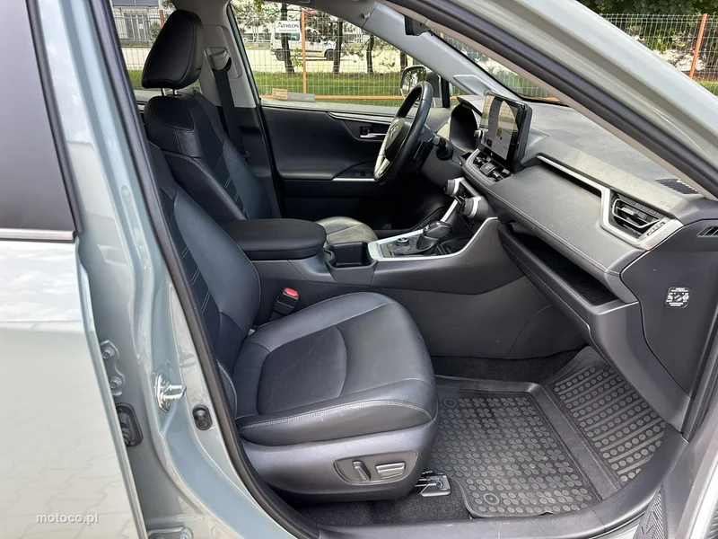 Toyota RAV 4 XA50 15