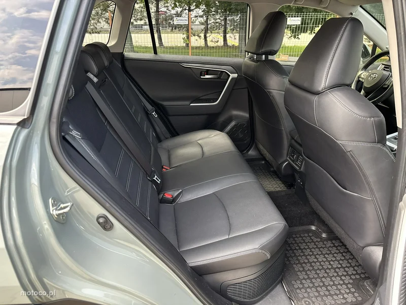 Toyota RAV 4 XA50 17