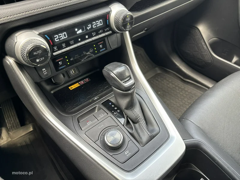 Toyota RAV 4 XA50 25