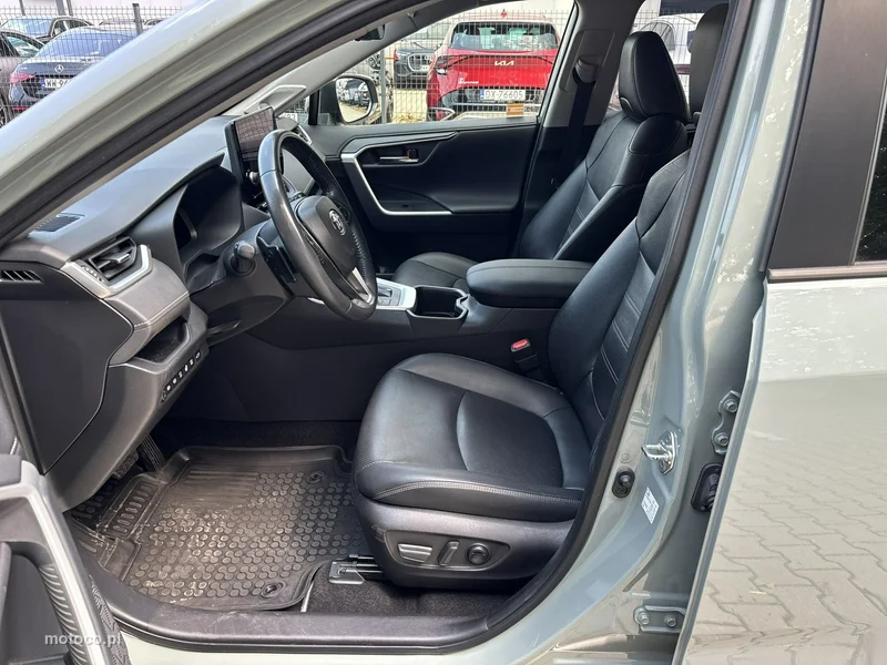 Toyota RAV 4 XA50 10