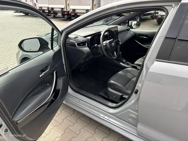 Toyota Corolla E210 11