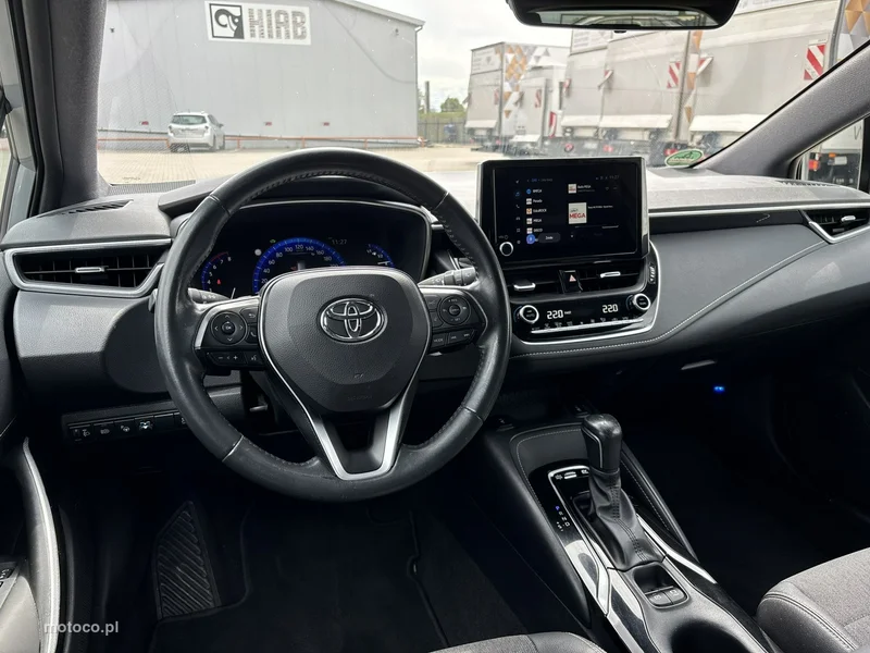 Toyota Corolla E210 12