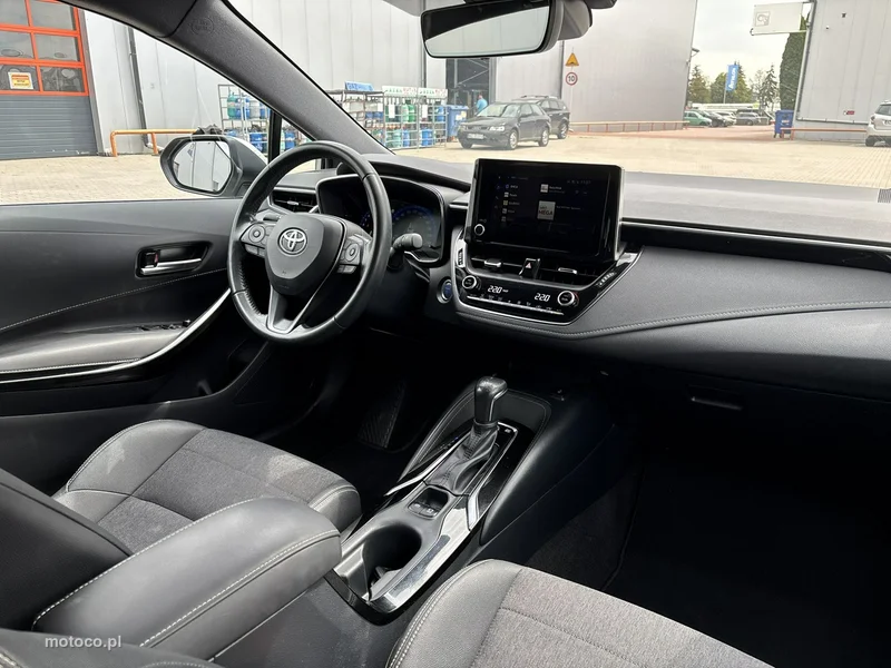 Toyota Corolla E210 14