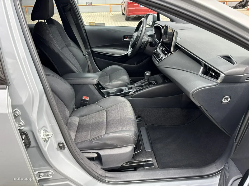Toyota Corolla E210 15