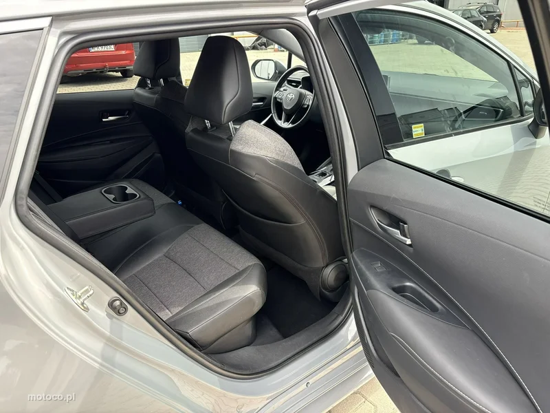 Toyota Corolla E210 18