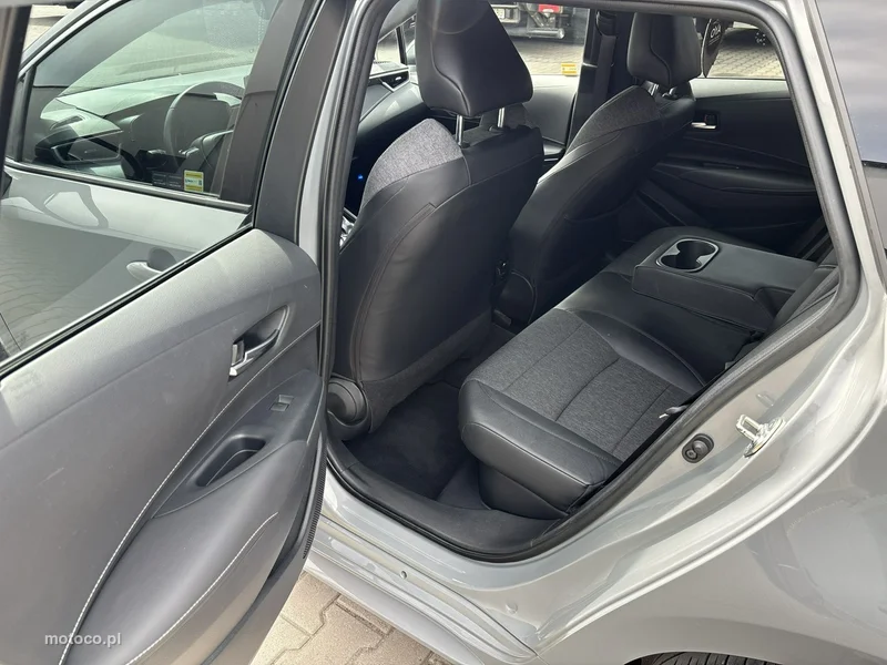 Toyota Corolla E210 20