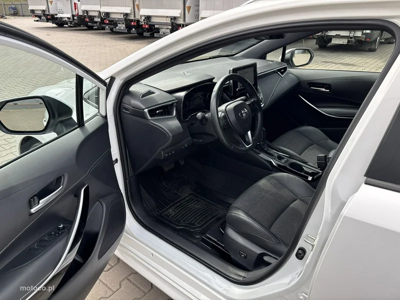 Toyota Corolla E210 11