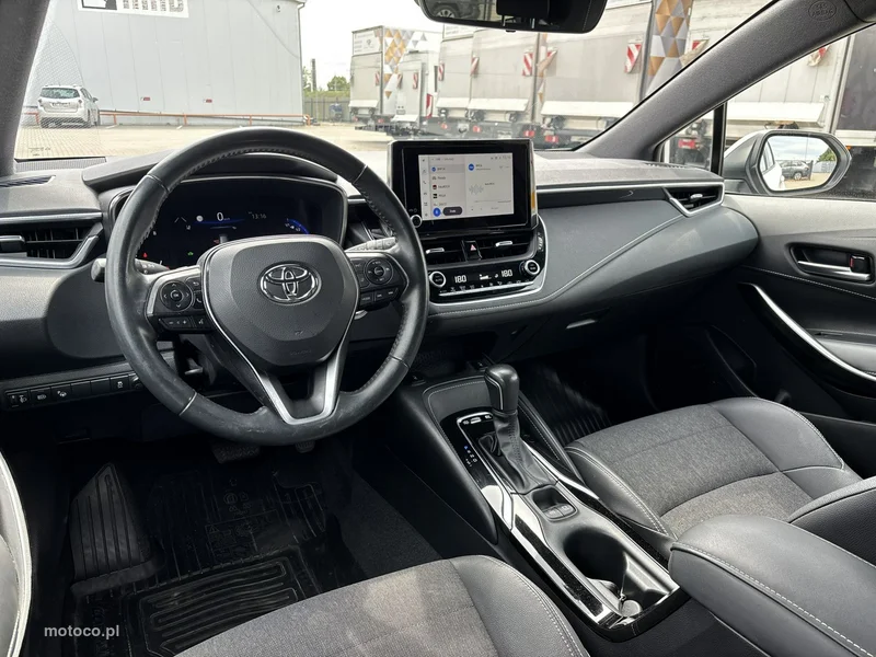 Toyota Corolla E210 12