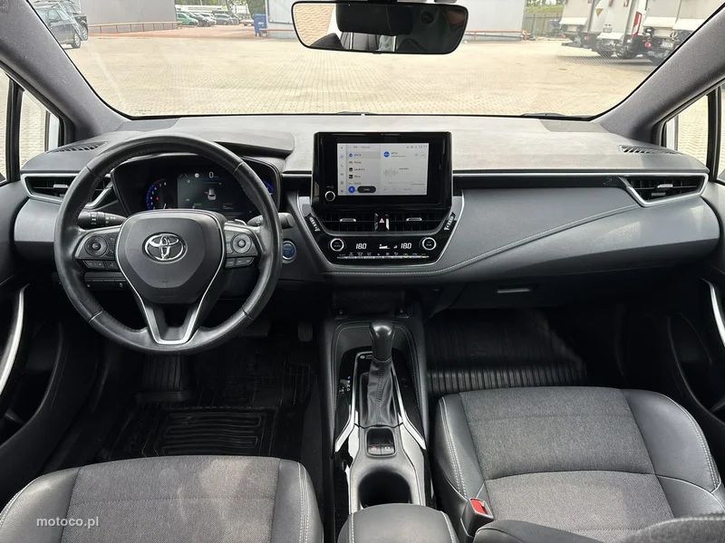 Toyota Corolla E210 13