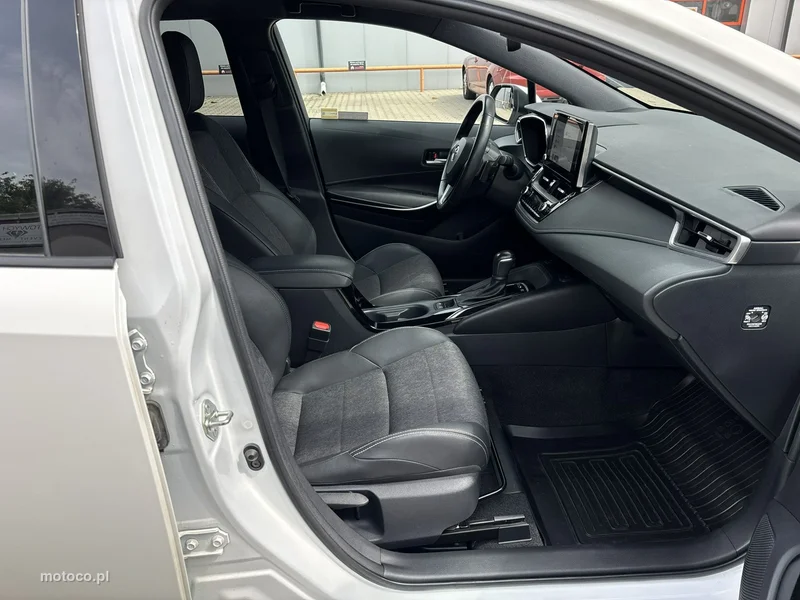 Toyota Corolla E210 15