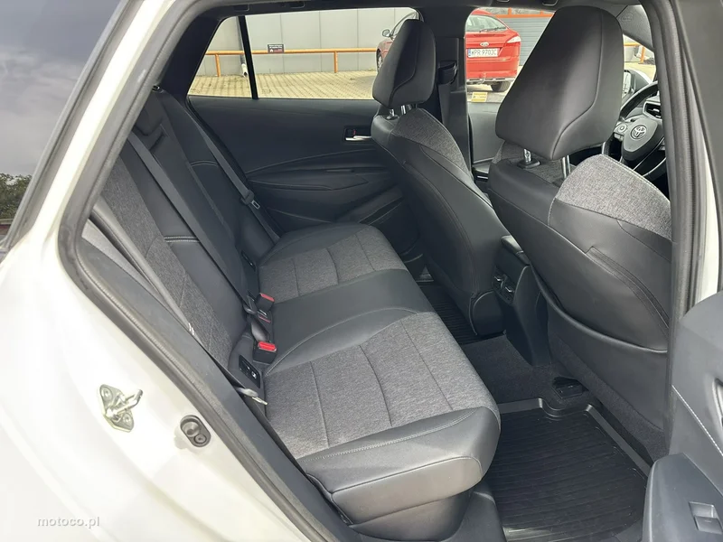 Toyota Corolla E210 17