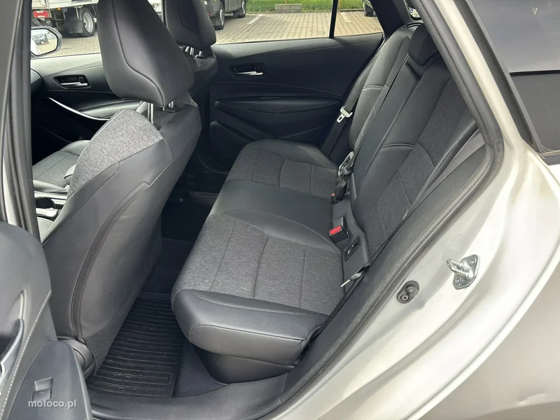 Toyota Corolla E210 19