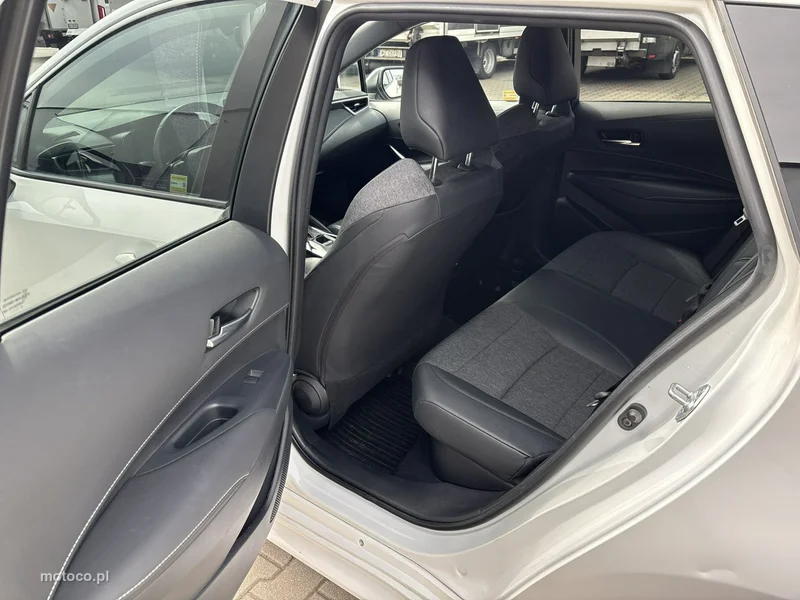 Toyota Corolla E210 20