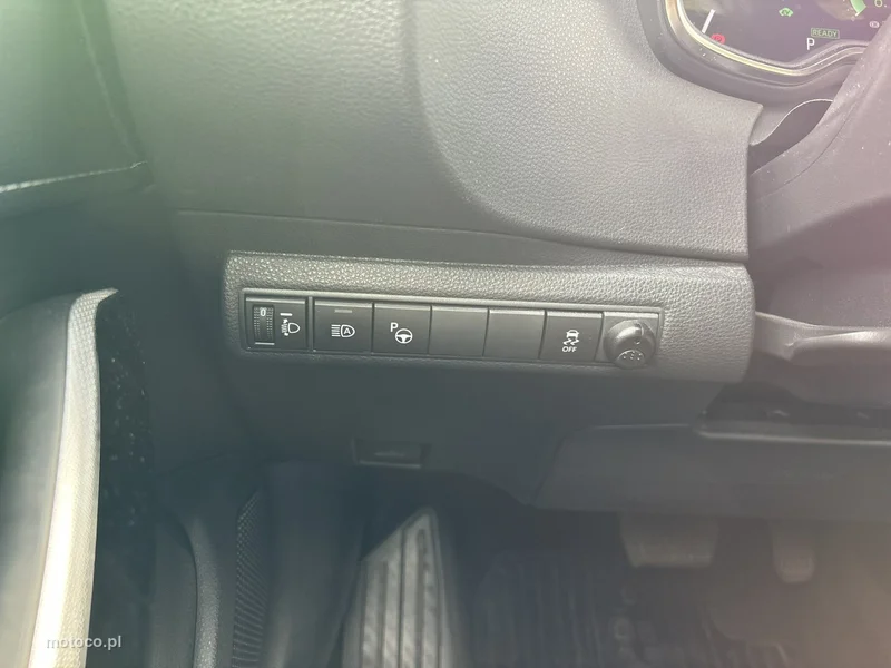 Toyota Corolla E210 28
