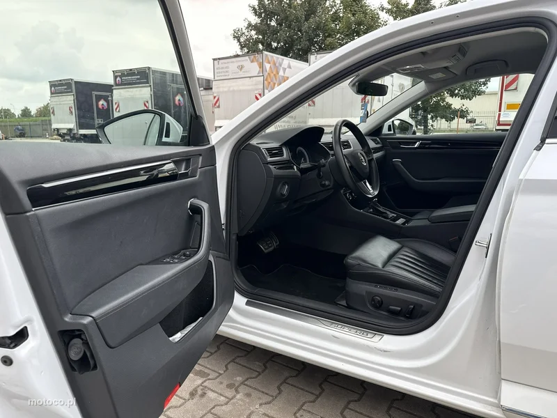 Skoda Superb III 10